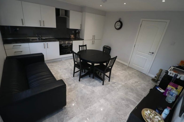 Room Maryland Road in Greater London