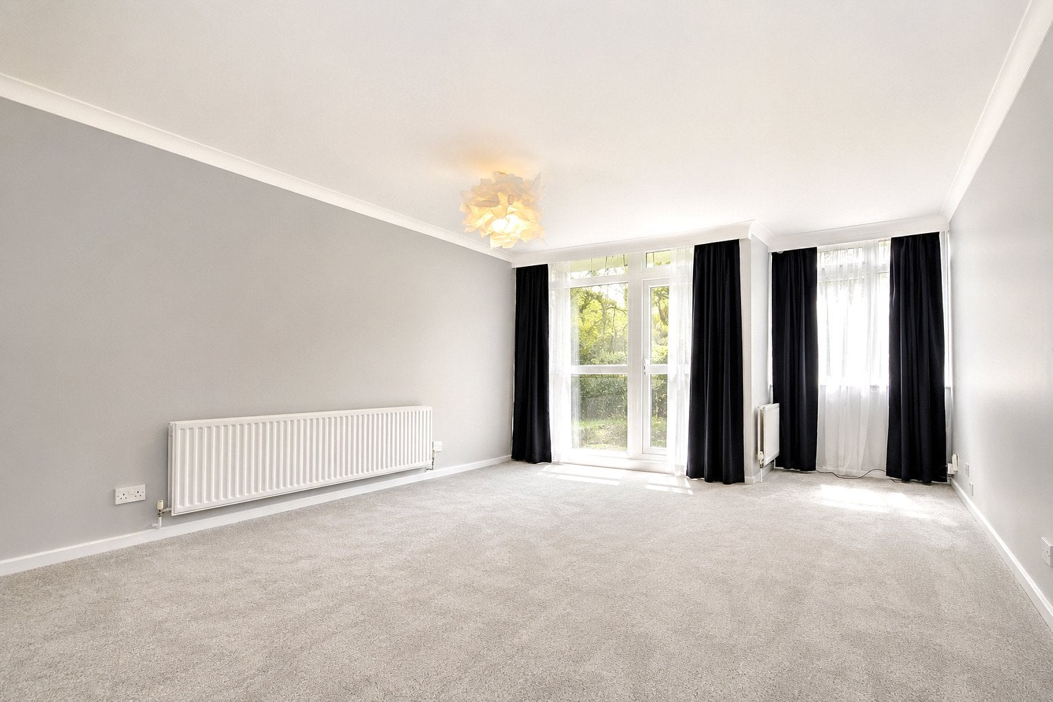 Flat Vale Close in Woking