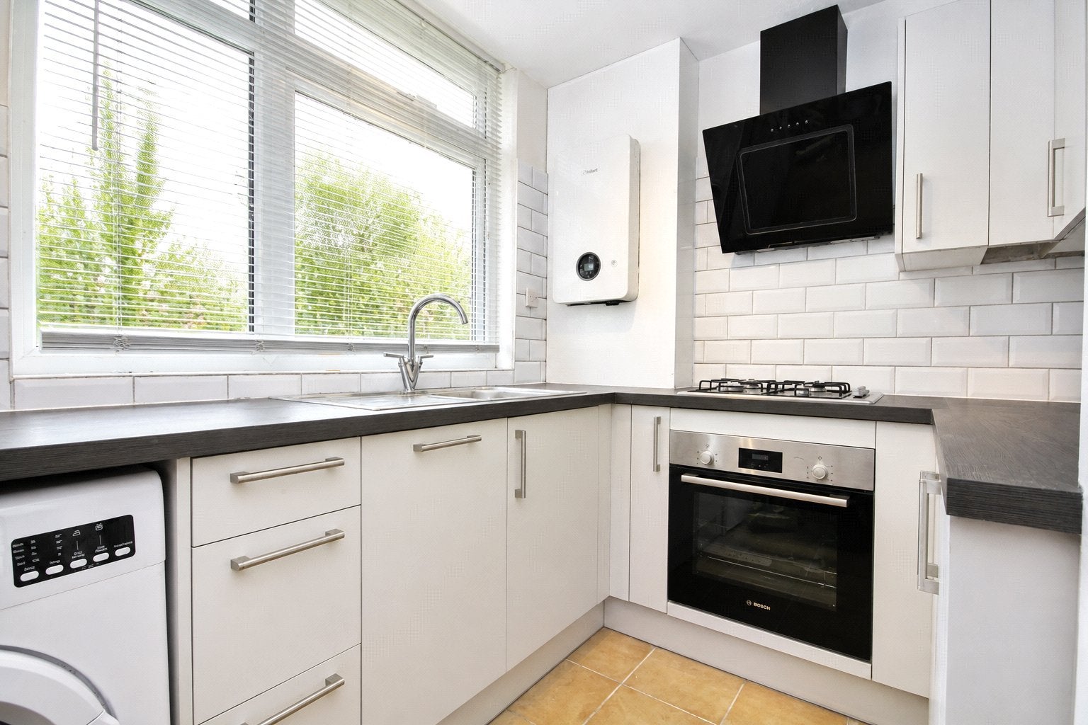 Flat Vale Close in Woking