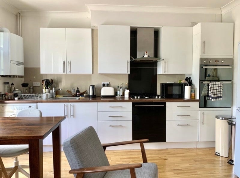 Room Newington Green Road in Greater London