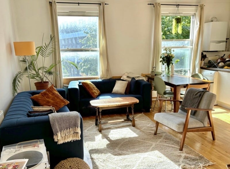 Room Newington Green Road in Greater London