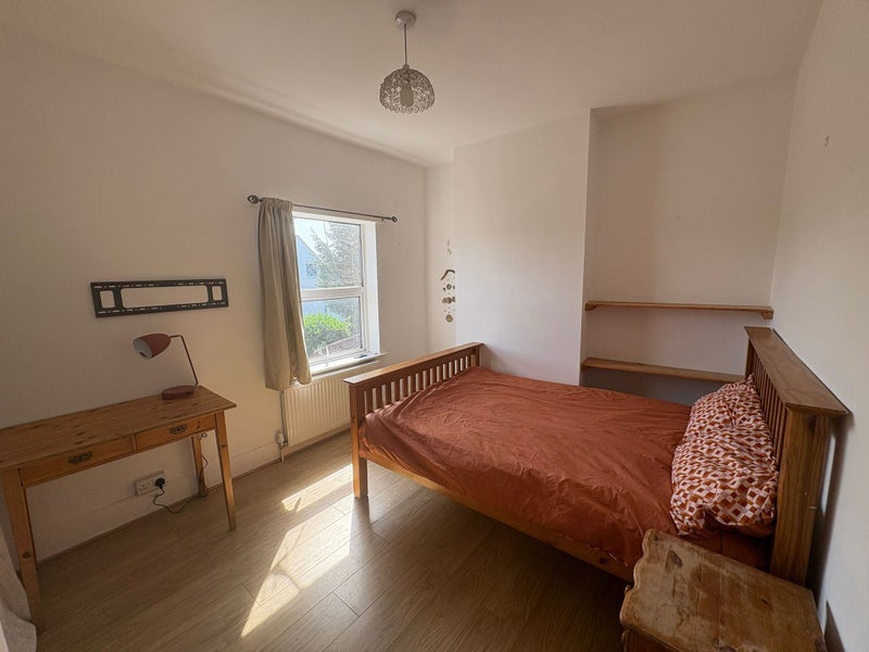 Room Holly Avenue in Birmingham