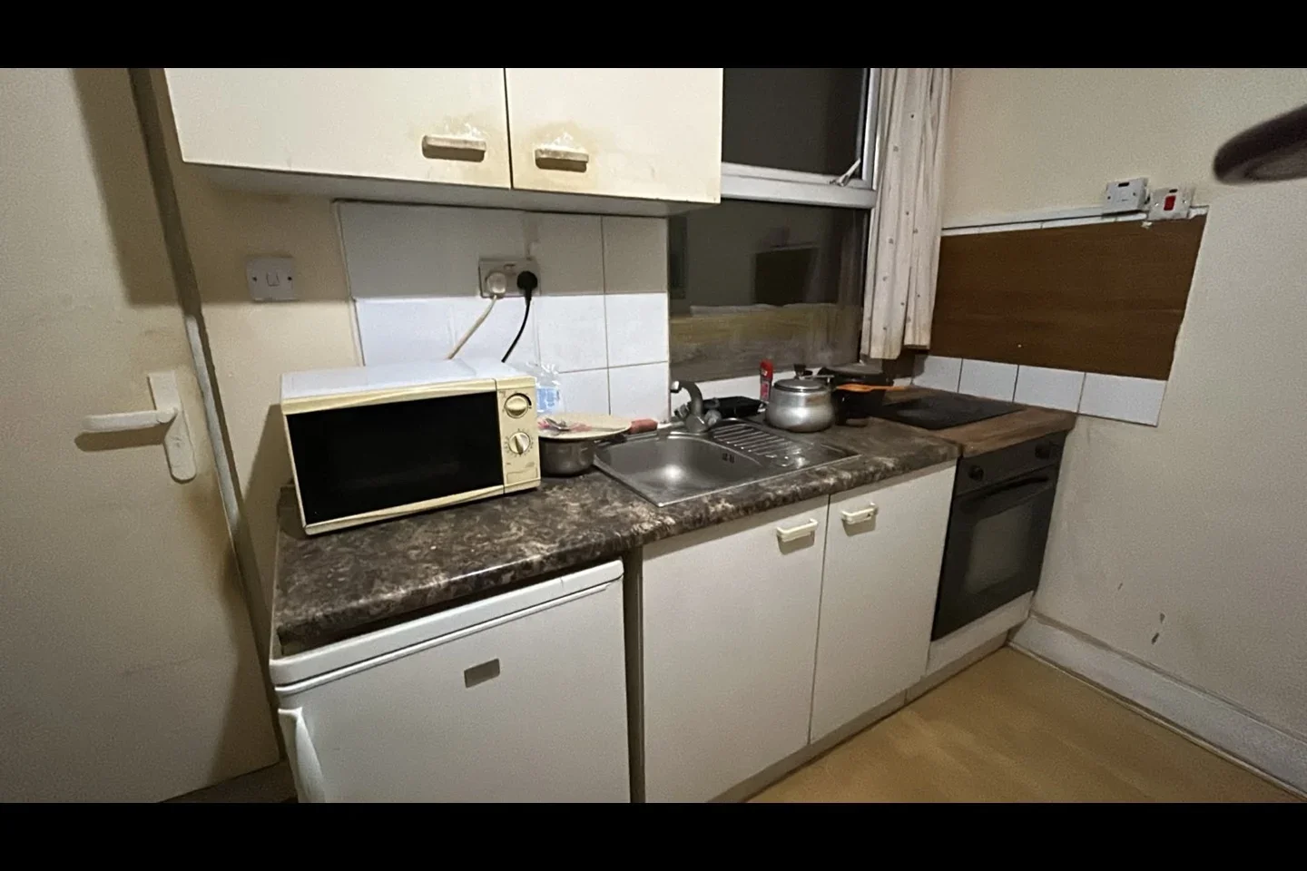 Flat Bulstrode Avenue in Greater London