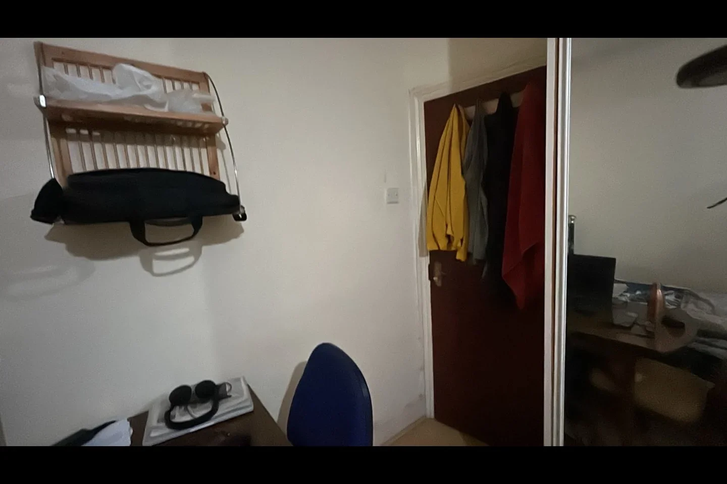 Flat Bulstrode Avenue in Greater London