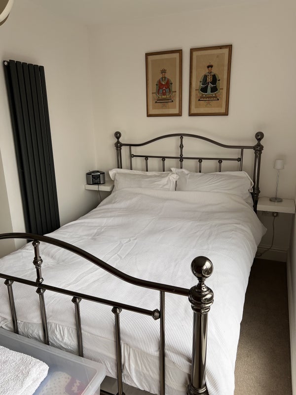 Room Queen's Road in Penarth