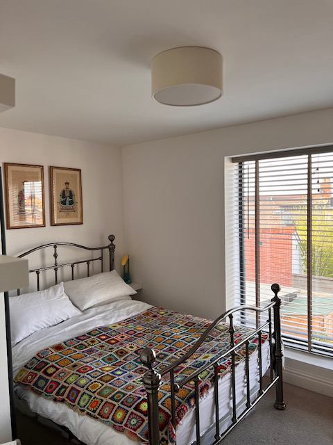 Room Queen's Road in Penarth