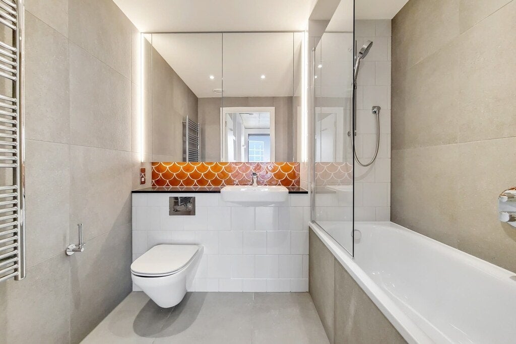 Flat First Way in Greater London