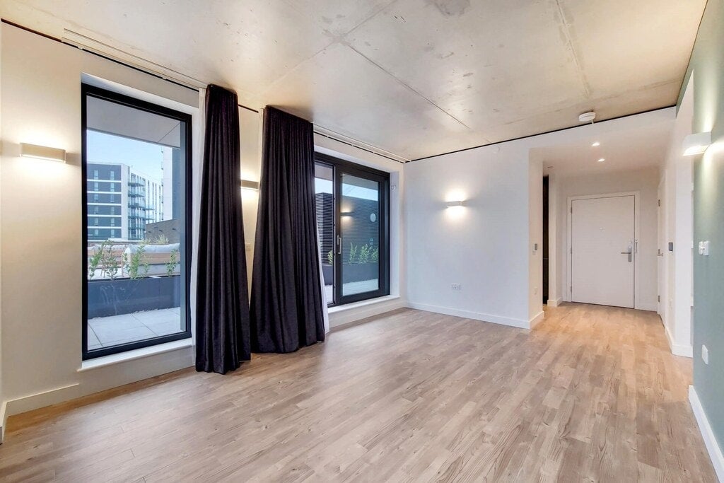 Flat First Way in Greater London