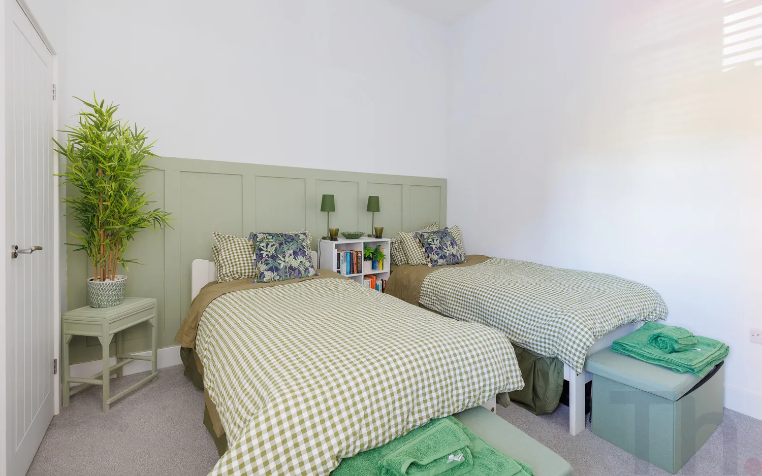 Flat Whitecroft Park in Blackwater
