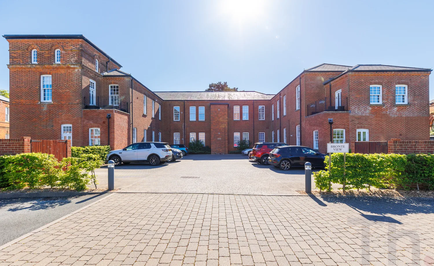 Flat Whitecroft Park in Blackwater