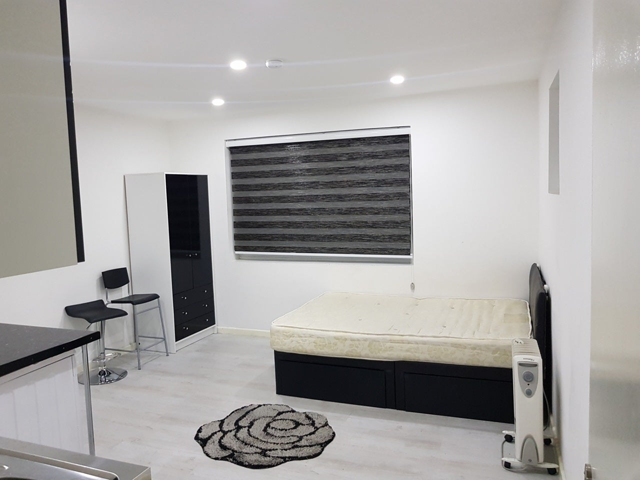 Flat Brookfield Road in Greater London
