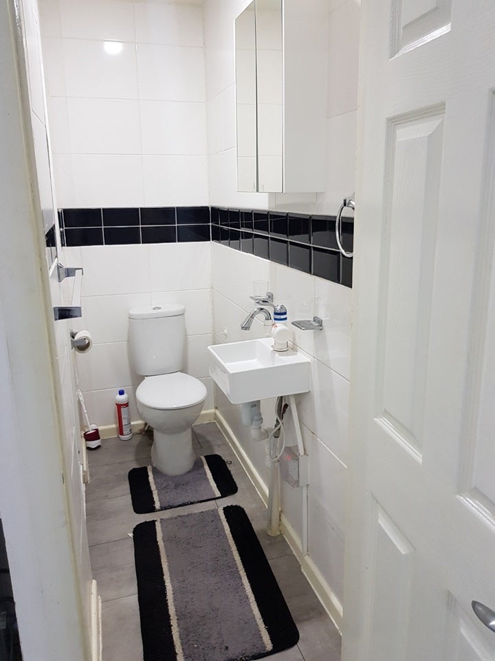 Flat Brookfield Road in Greater London