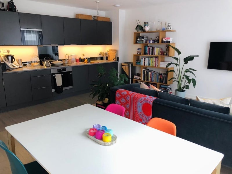 Room Chatfield Road in Greater London
