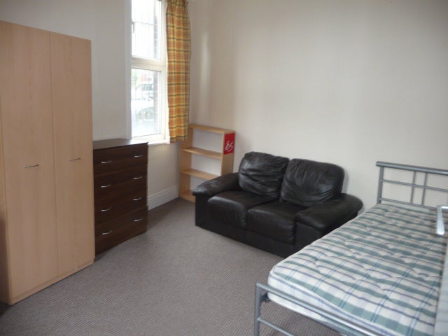 Flat Brudenell Street in Leeds