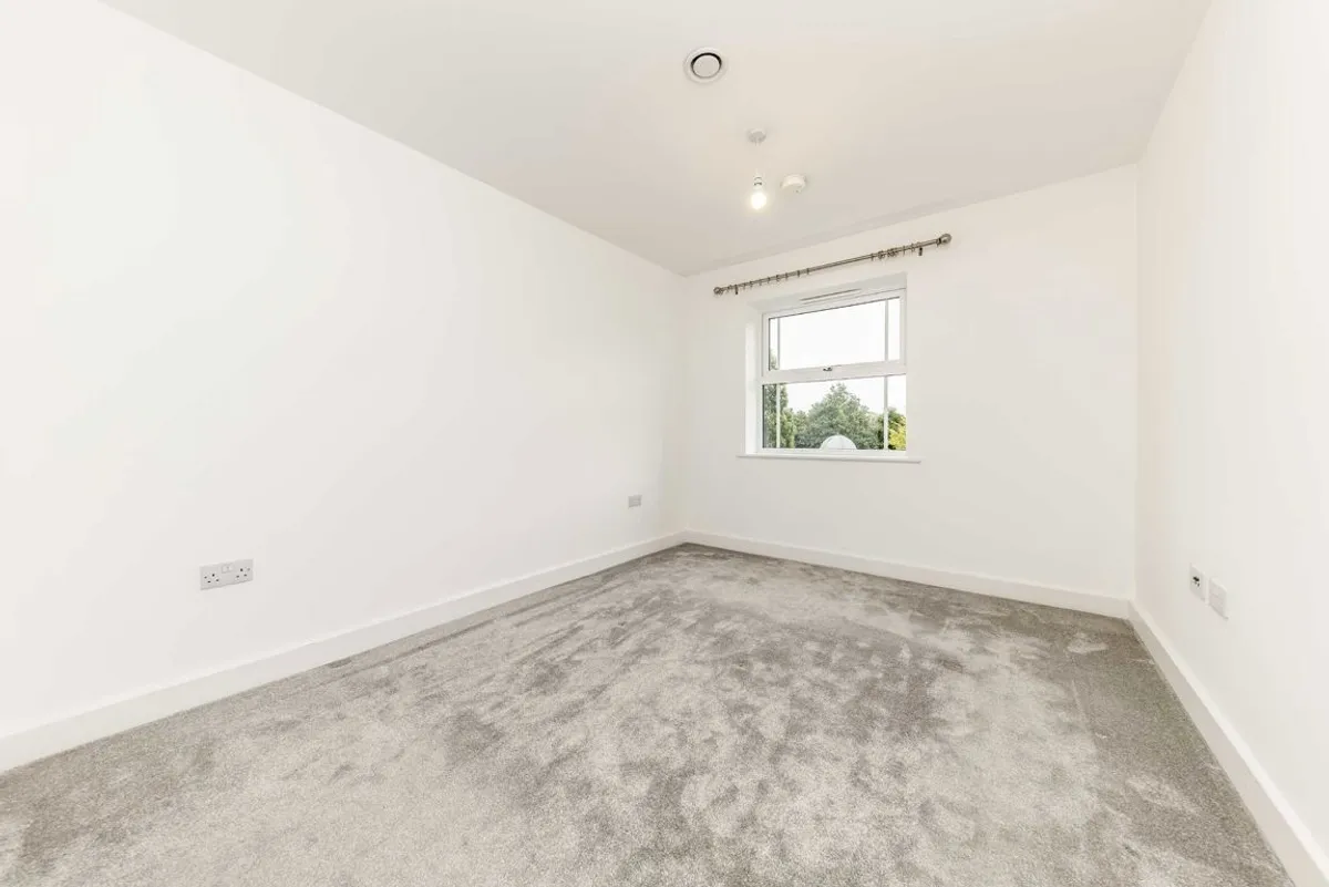 Flat Roper Crescent in Borough of Spelthorne