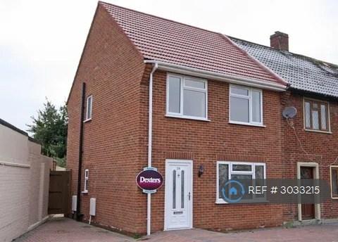 House Redlees Close in Greater London