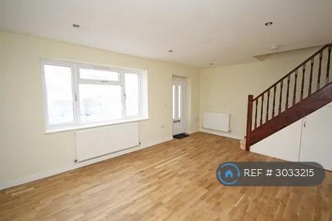 House Redlees Close in Greater London