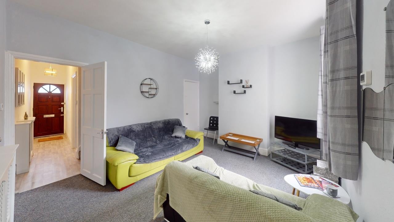 Room Cleeveland Street in Cheltenham