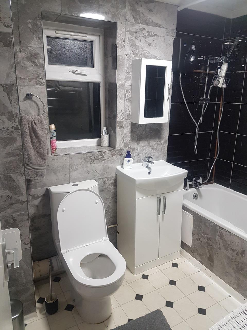 Room Redford Close in Greater London