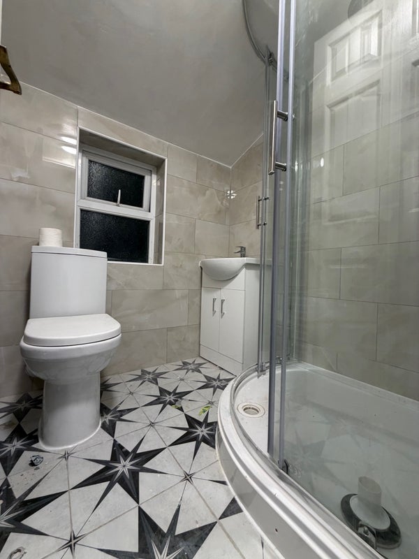 House Rixsen Road in Greater London