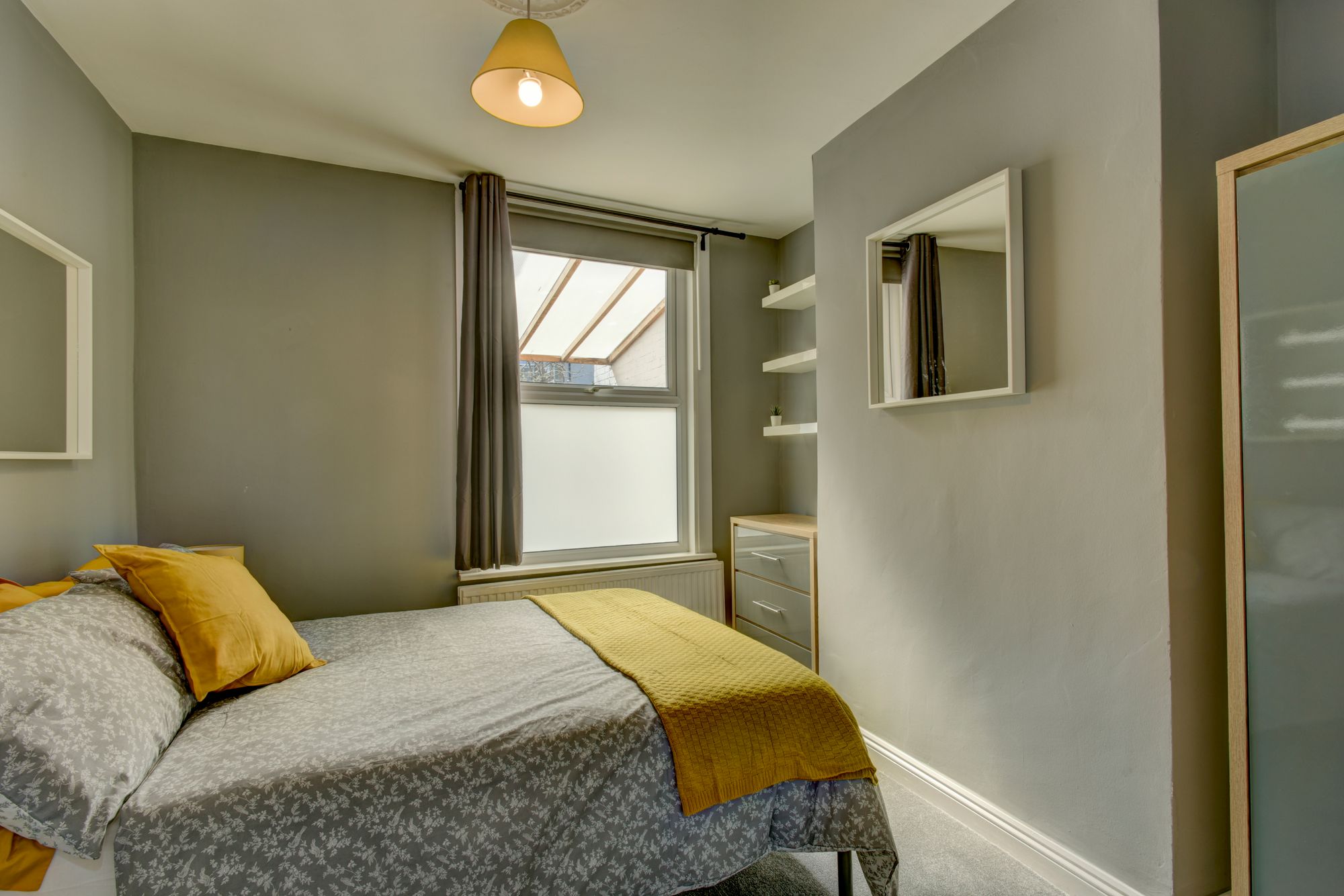 Room Albemarle Road in Taunton
