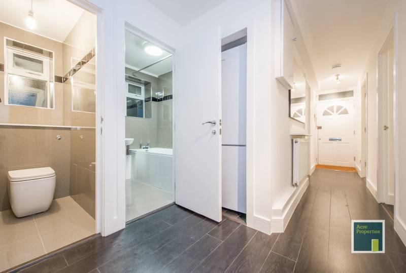 Room Rousham Lane in Greater London