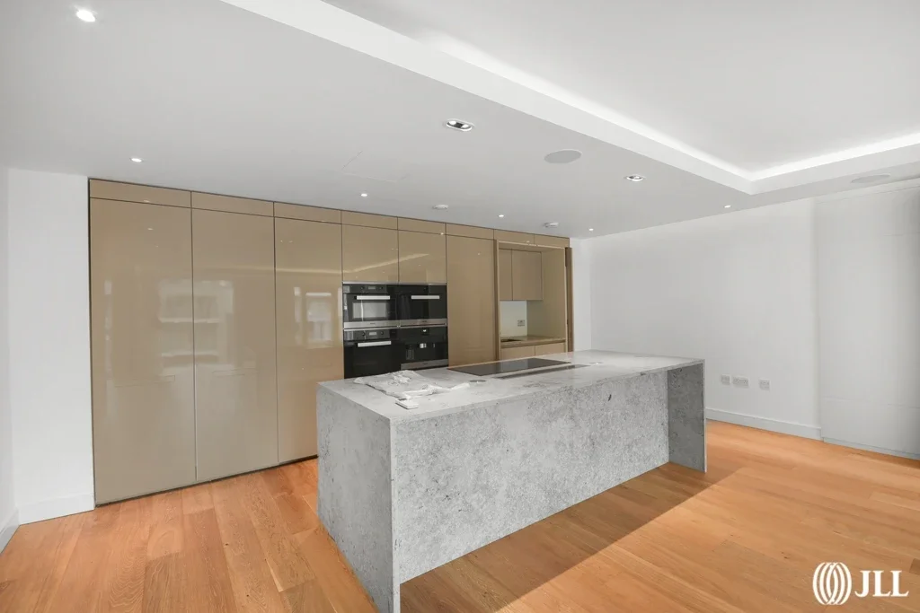 Flat Park Street in Greater London