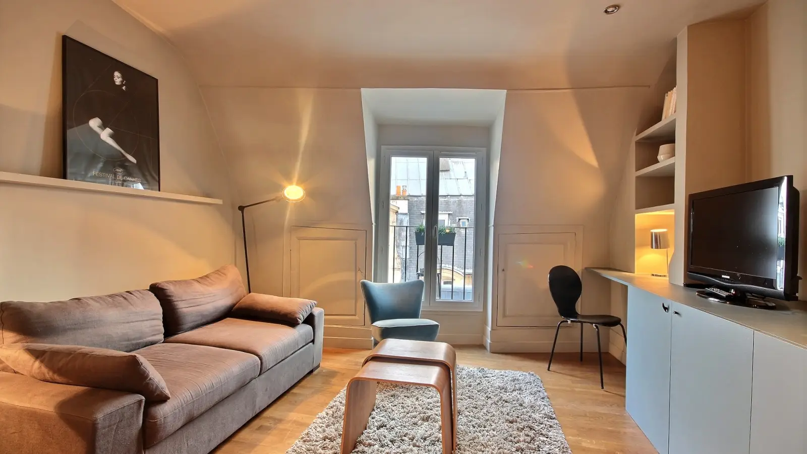 Flat Rue de l'École de Médecine in Paris