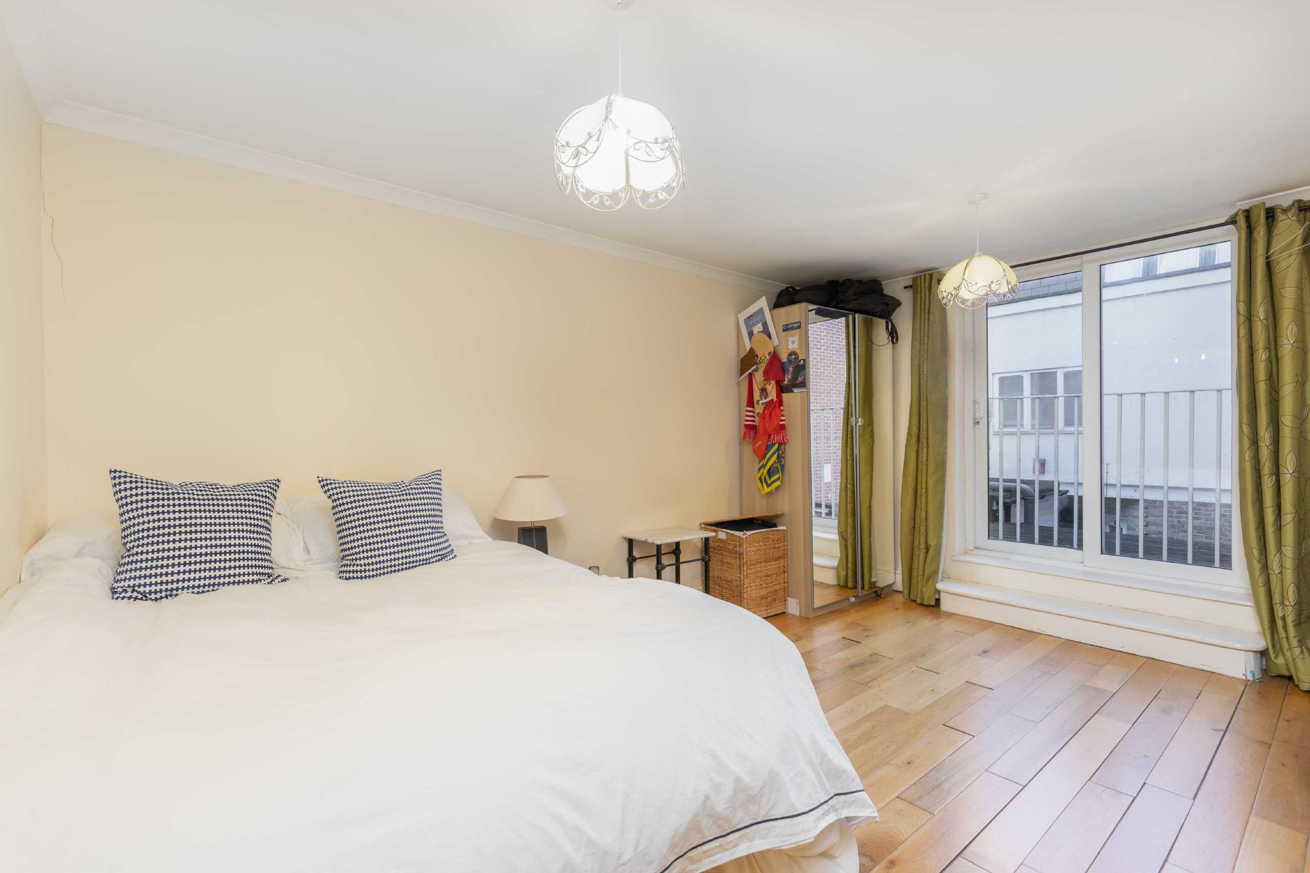 Flat The Broadway in Greater London