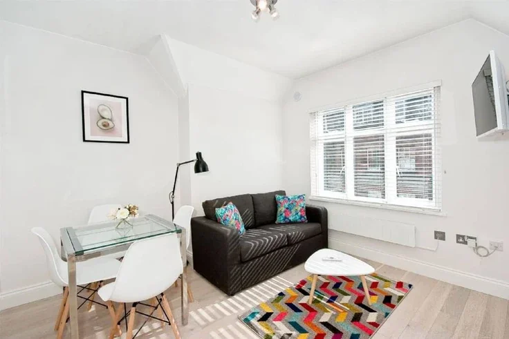 Flat Greek Street in City of Westminster