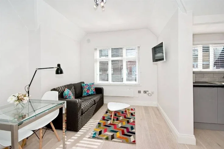 Flat Greek Street in City of Westminster
