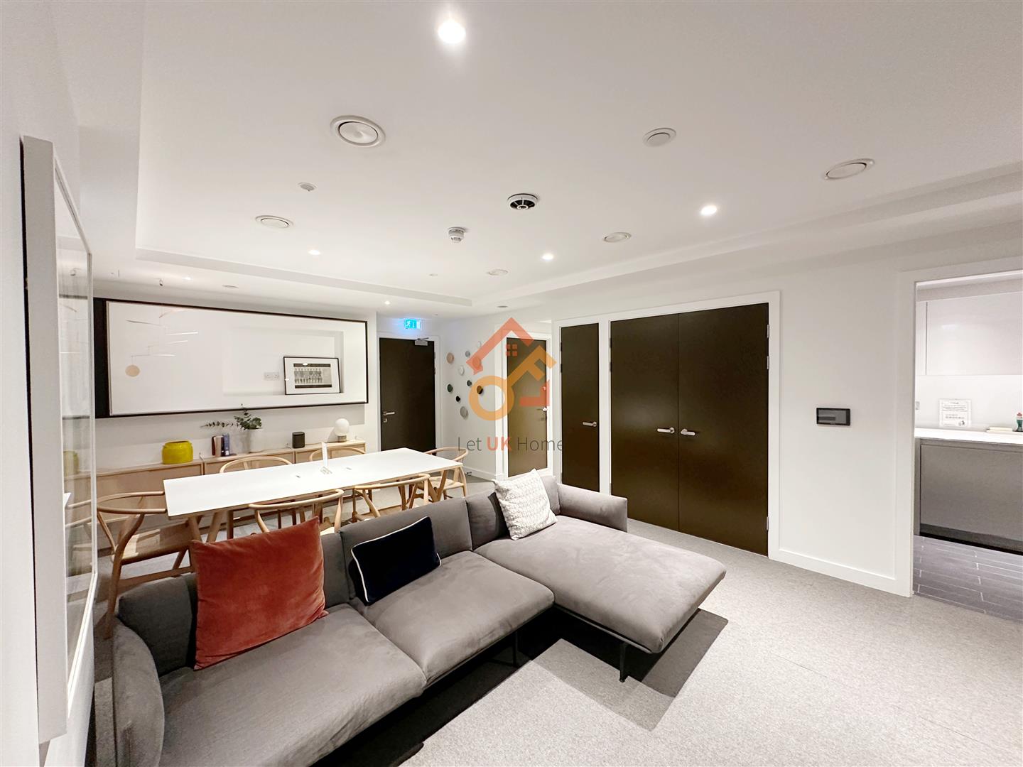 Flat Hewson Way in Edinburgh