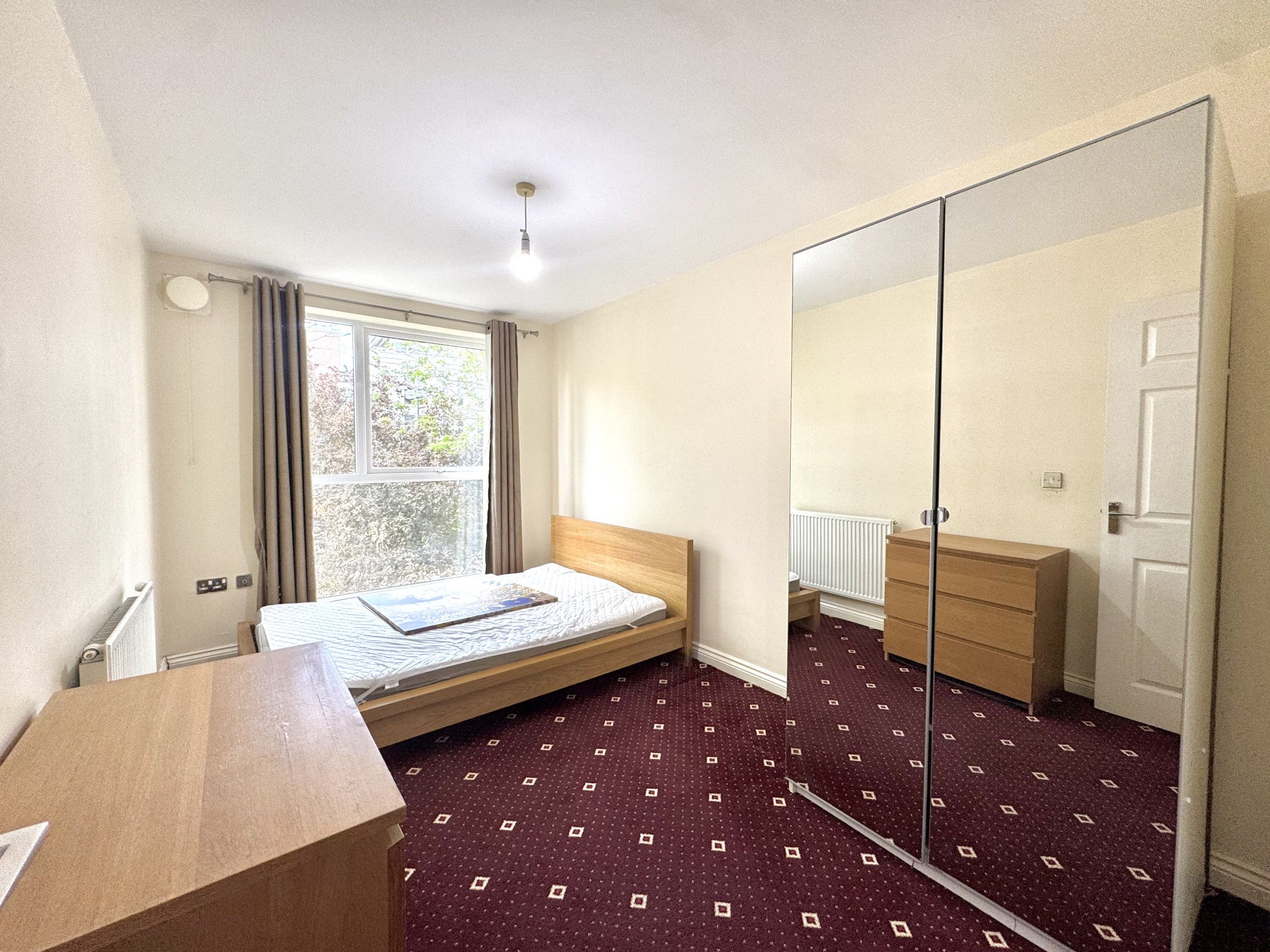 Flat Staines Road in Greater London