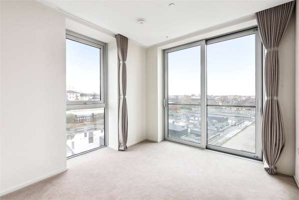 Flat West Road in Greater London