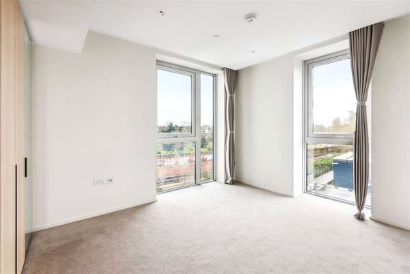 Flat West Road in Greater London