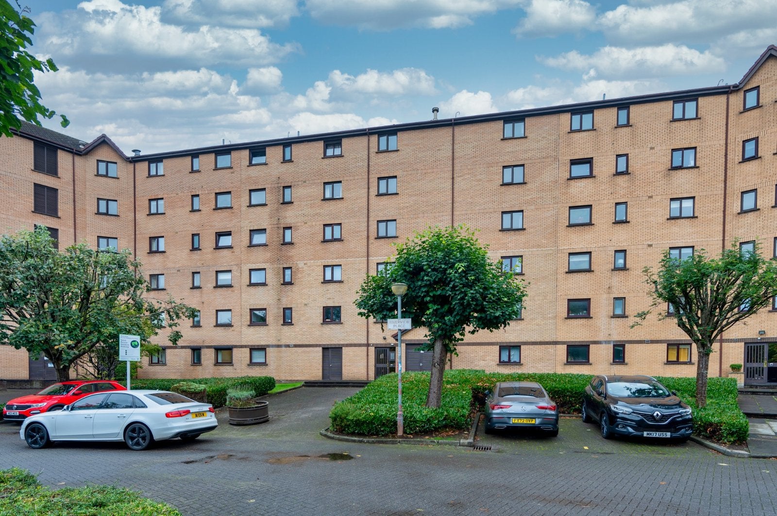 Flat Riverview Place in Glasgow