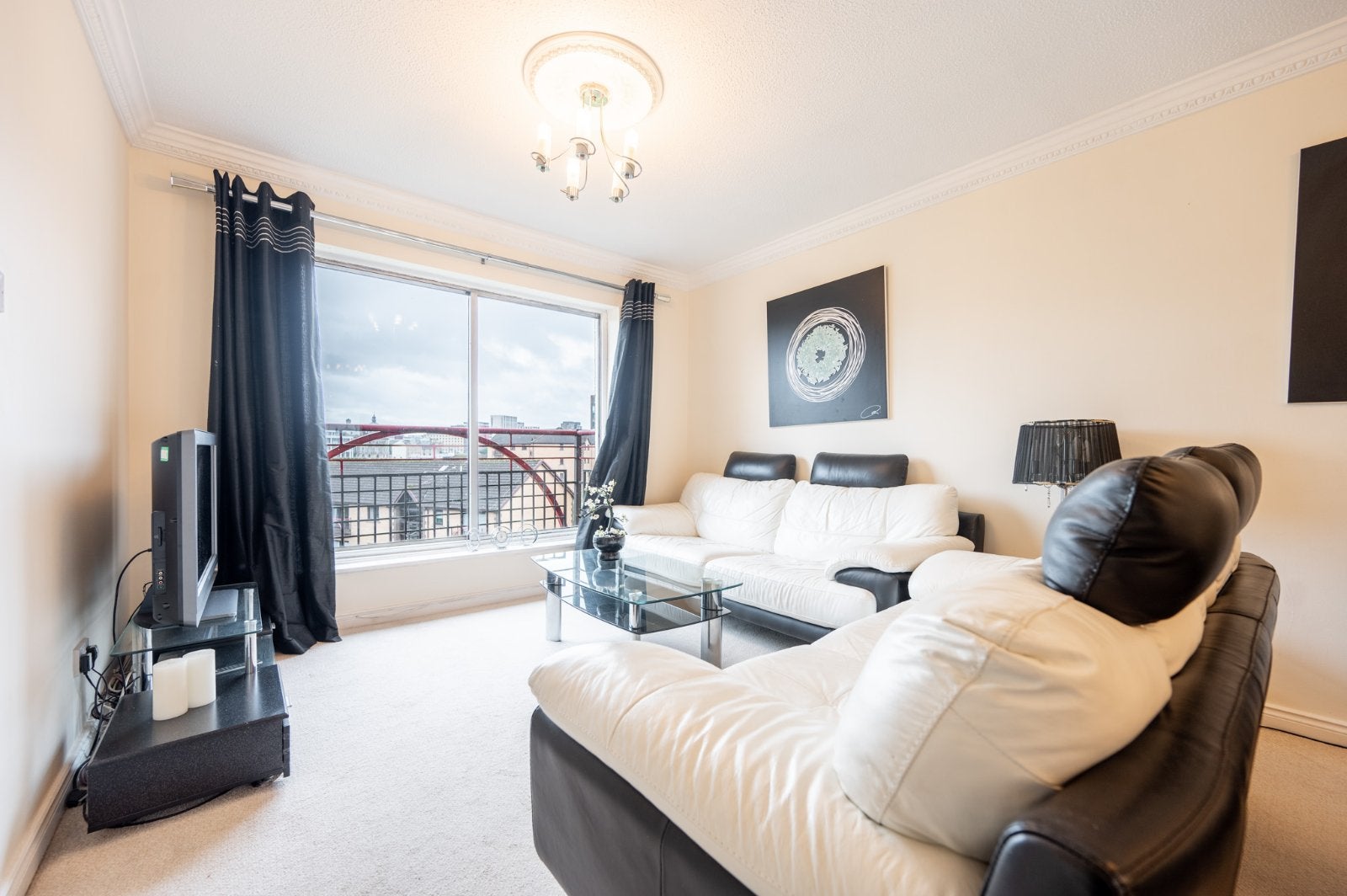 Flat Riverview Place in Glasgow