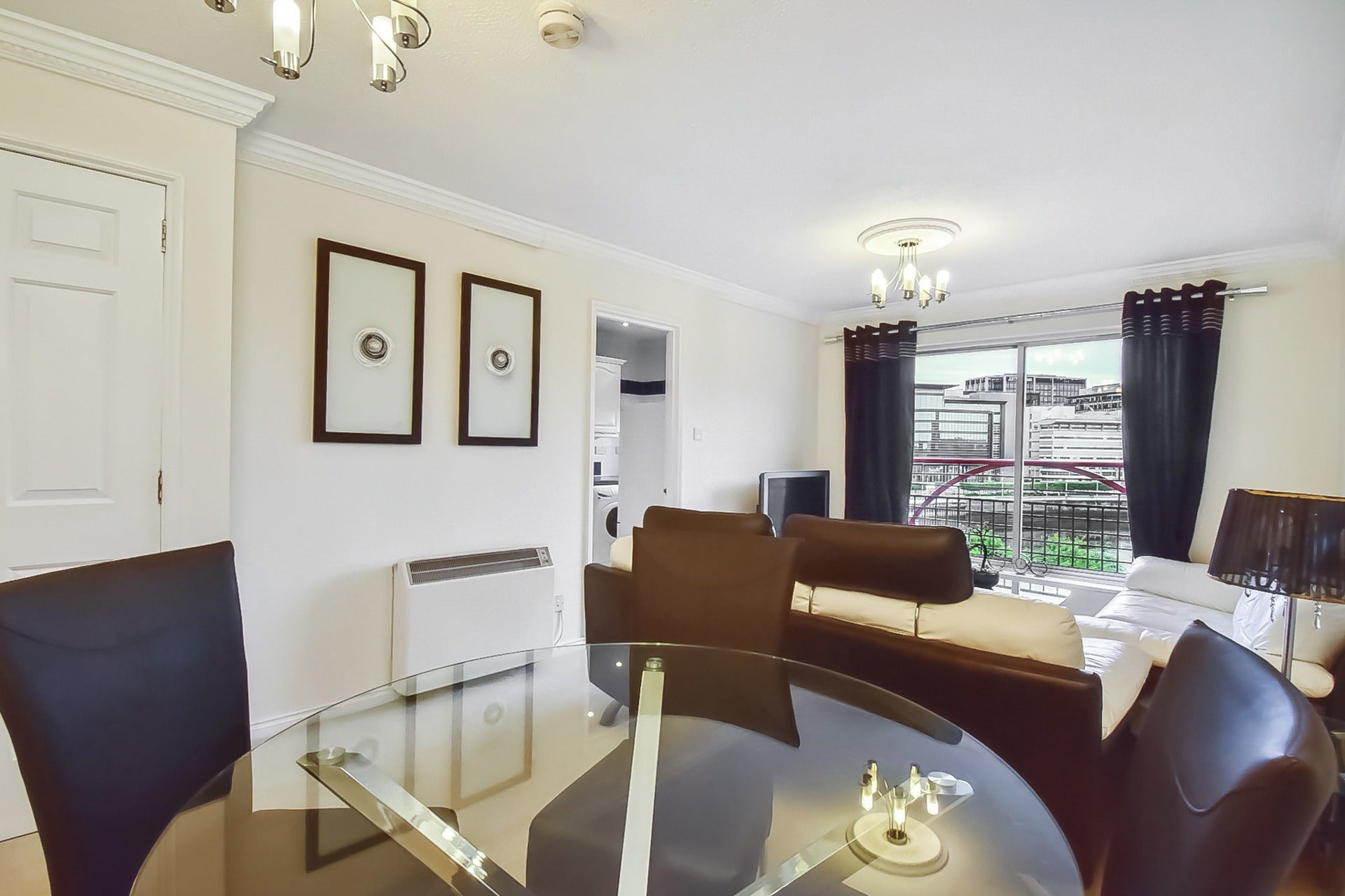 Flat Riverview Place in Glasgow