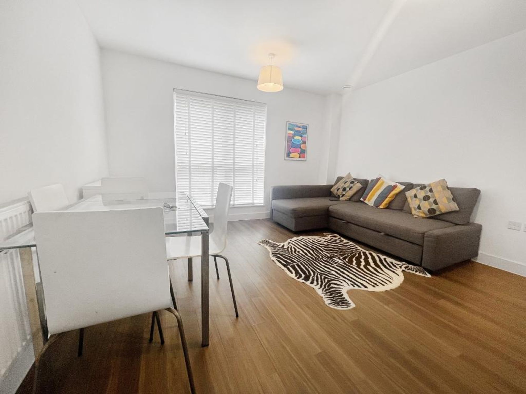 Flat Adenmore Road in Greater London