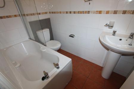 Flat Powers Court in Royal Leamington Spa