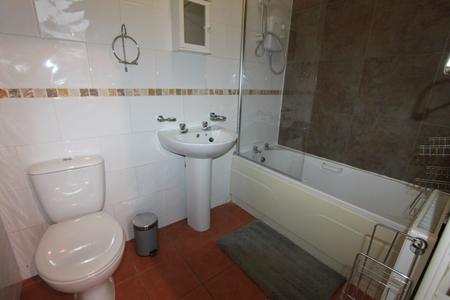 Flat Powers Court in Royal Leamington Spa