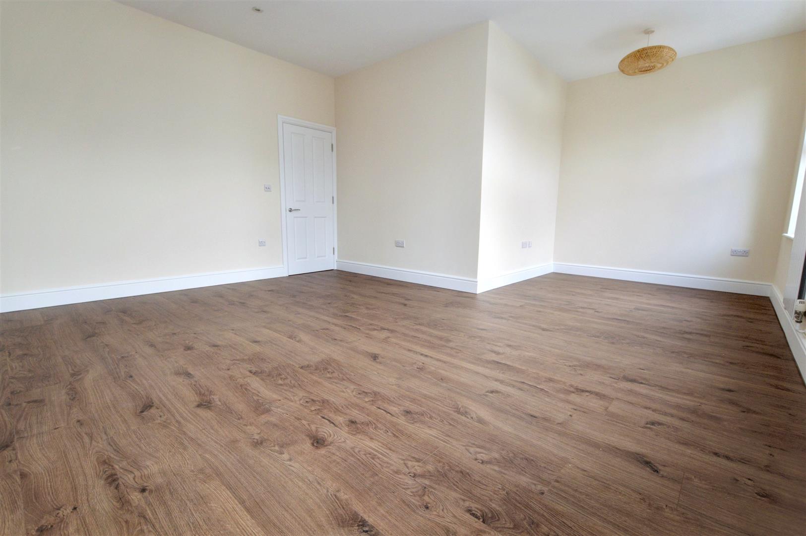 Flat Hardwick Road in Eastbourne