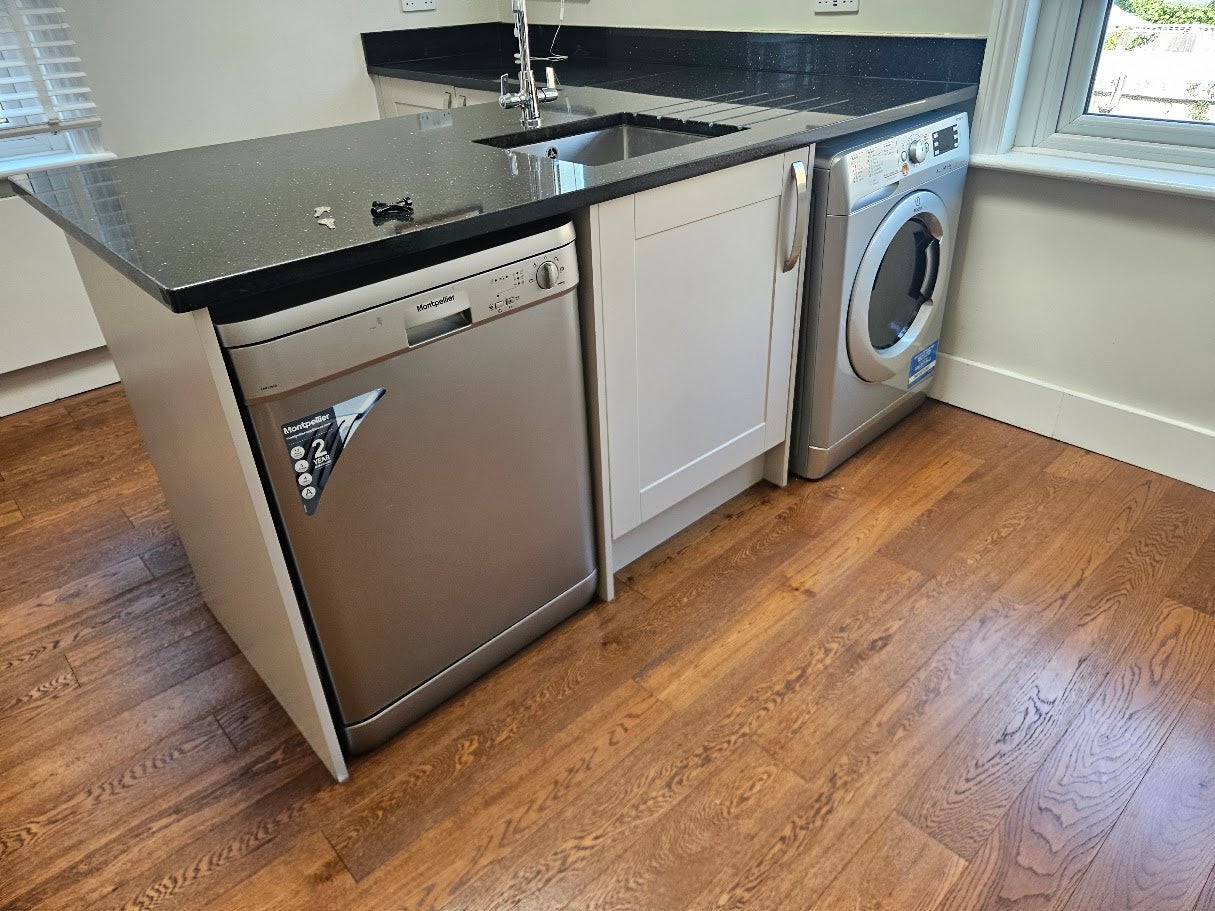 Flat Brookwood Road in Greater London