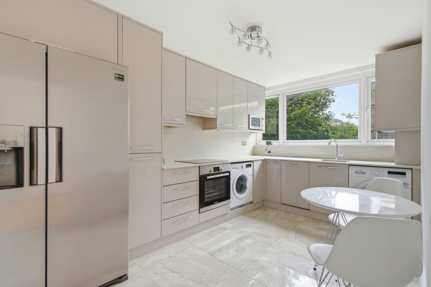 Flat Athlone Square in Windsor