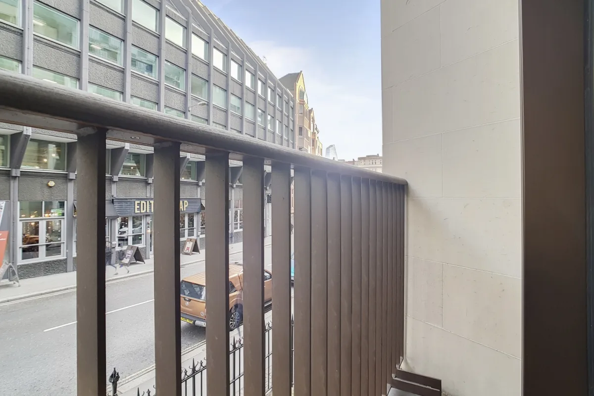 Flat Fetter Lane in City of London