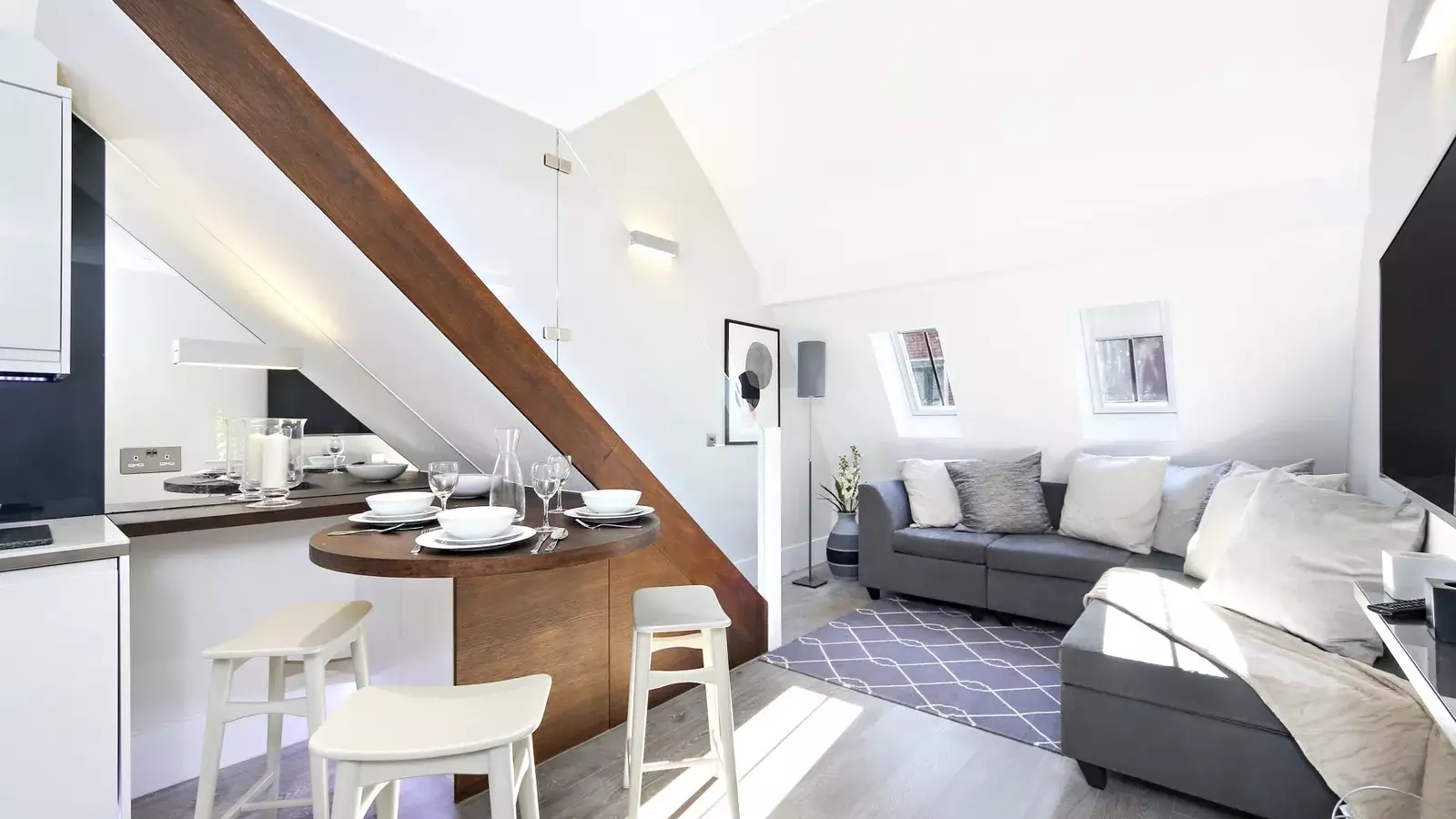 Flat Petty France in City of Westminster