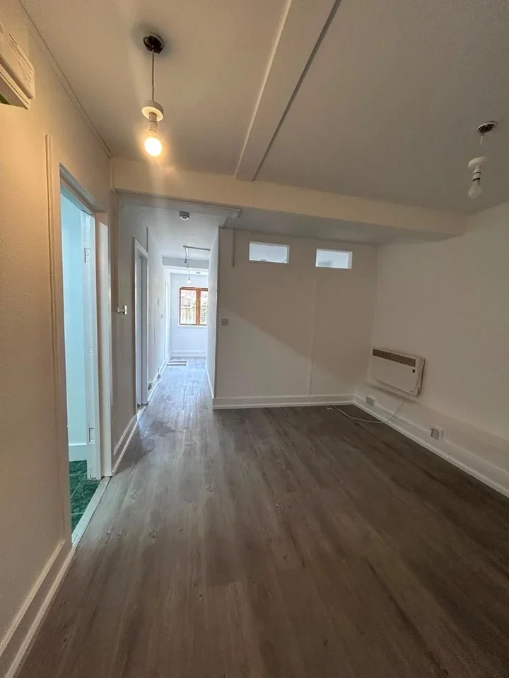 Flat Algernon Road in Greater London