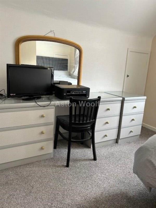 Room Wykes Avenue in Gedling