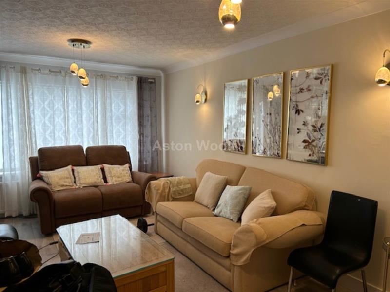 Room Wykes Avenue in Gedling