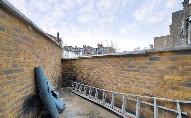 Flat Finchley Road in Greater London